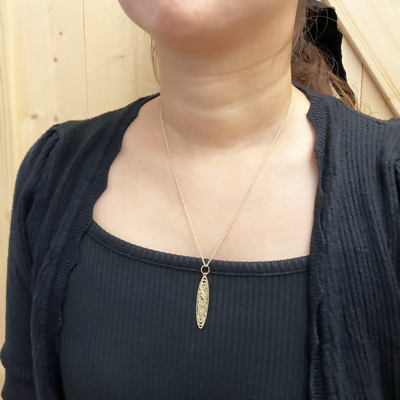 Surfboard Cut Out Work Pendant [14K Gold]