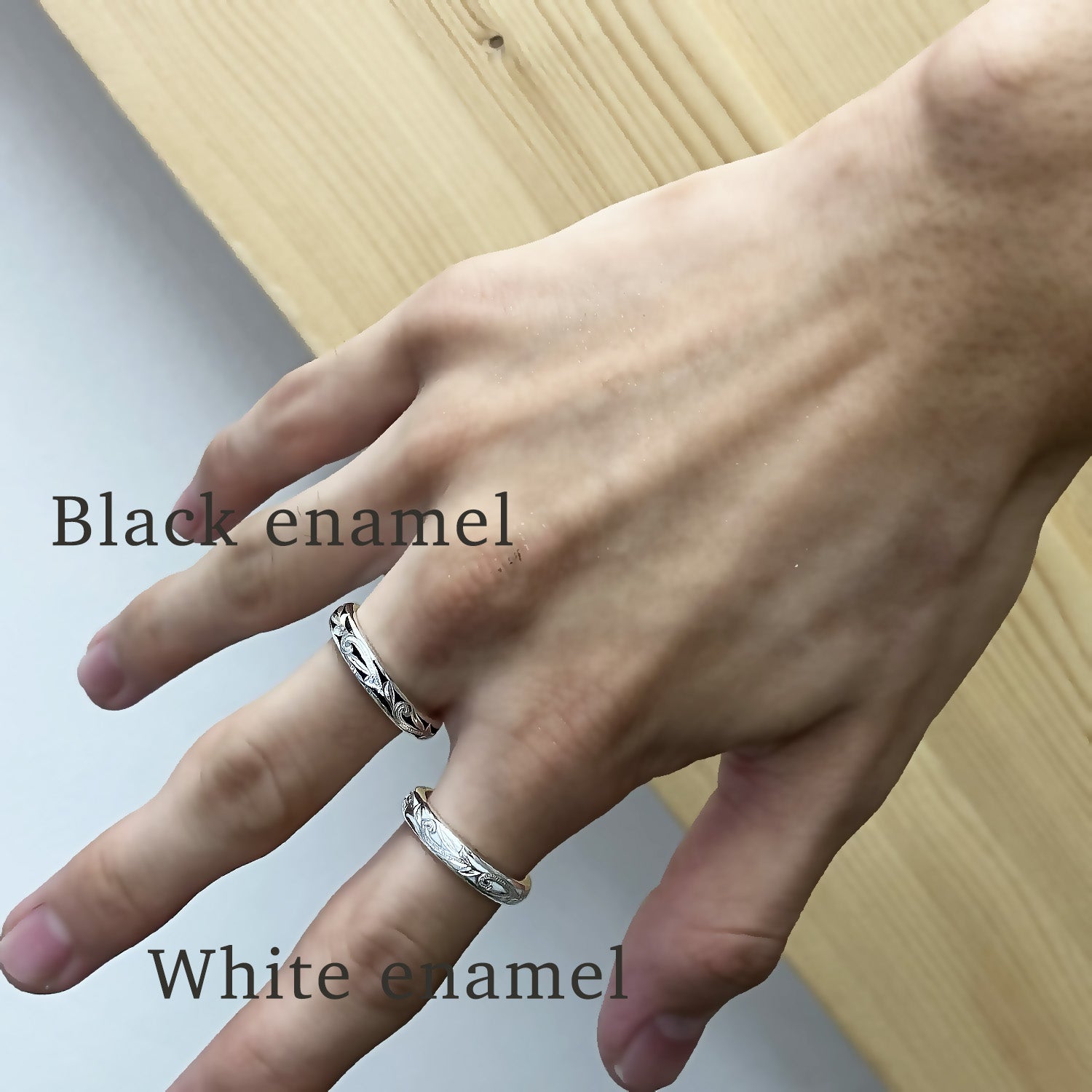 Black Enamel 4mm Ring [14K/18K Gold]