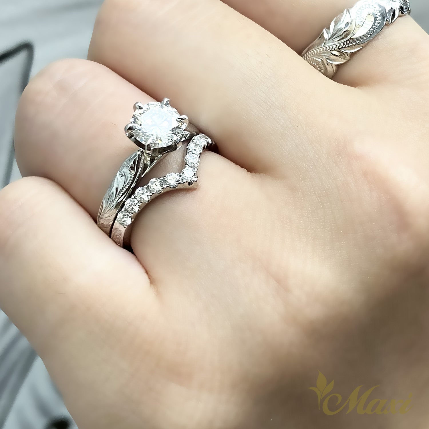 1 Carat Rond Lab-Grown Diamond Hawaiian Engraved Solitaire_Tapered Ring [14K/18K Gold]